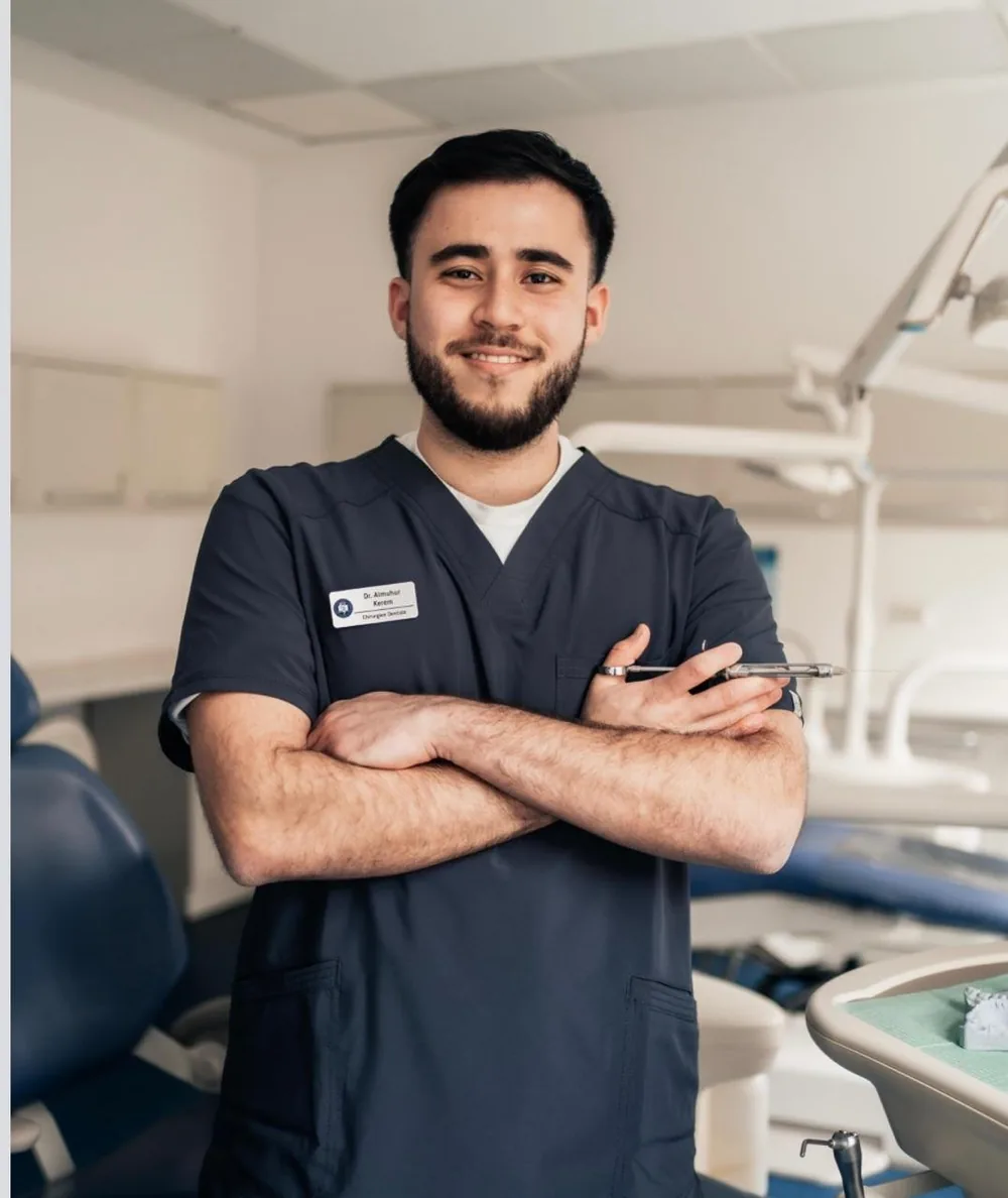 Kerem Almuhur, dentiste généraliste au centre dentaire Dentoker