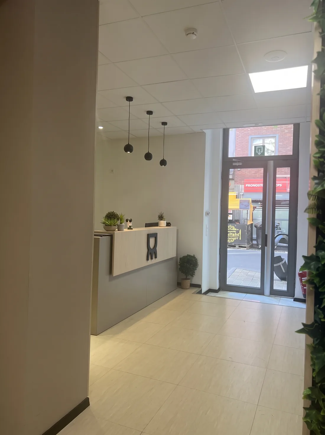 Het onthaal van de tandartspraktijk in Schaarbeek, Josafatstraat